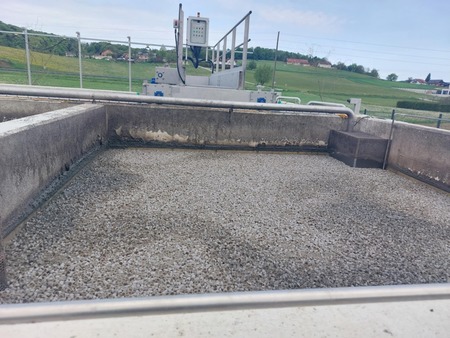 b9c477fd-e2e1-4e59-9d64-0e3ffb615504